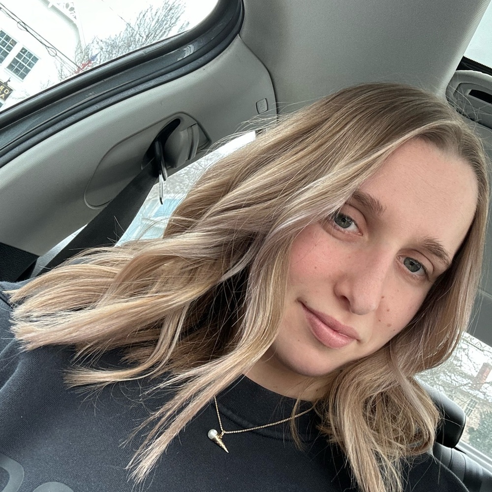 Meet your Posher, Emily